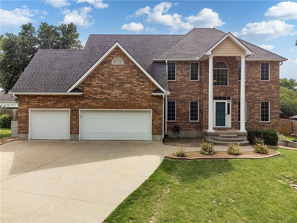 1st image of 71 Arrowhead Dr