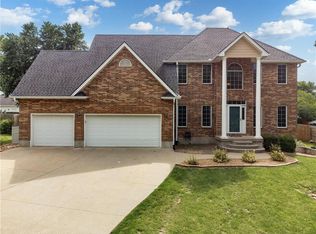71 Arrowhead Dr, Lexington, MO 64067