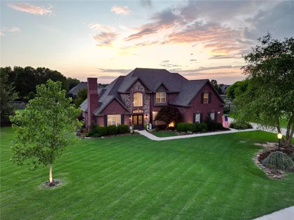 217 Ohara Ln, Springdale, AR 72762