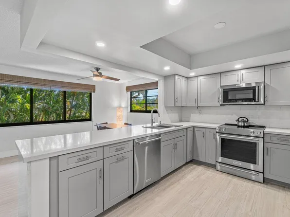 3900 NE 19th Road #102, Pompano Beach, FL 33064