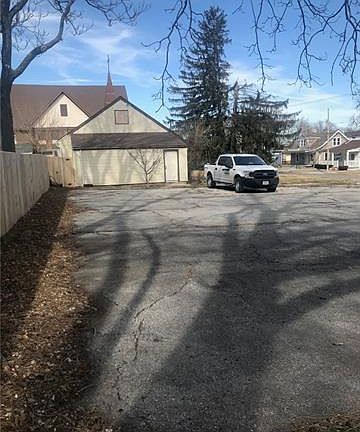4th image of 4326 Lloyd St