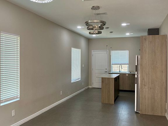 3rd image of 5601 Puffin Ave #2