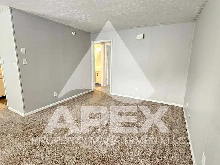 Fairhill Apartments — Photo 4