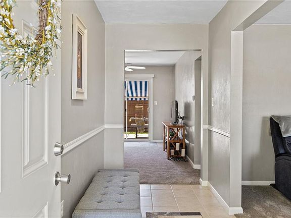 3rd image of 5691 Pin Oak Ct