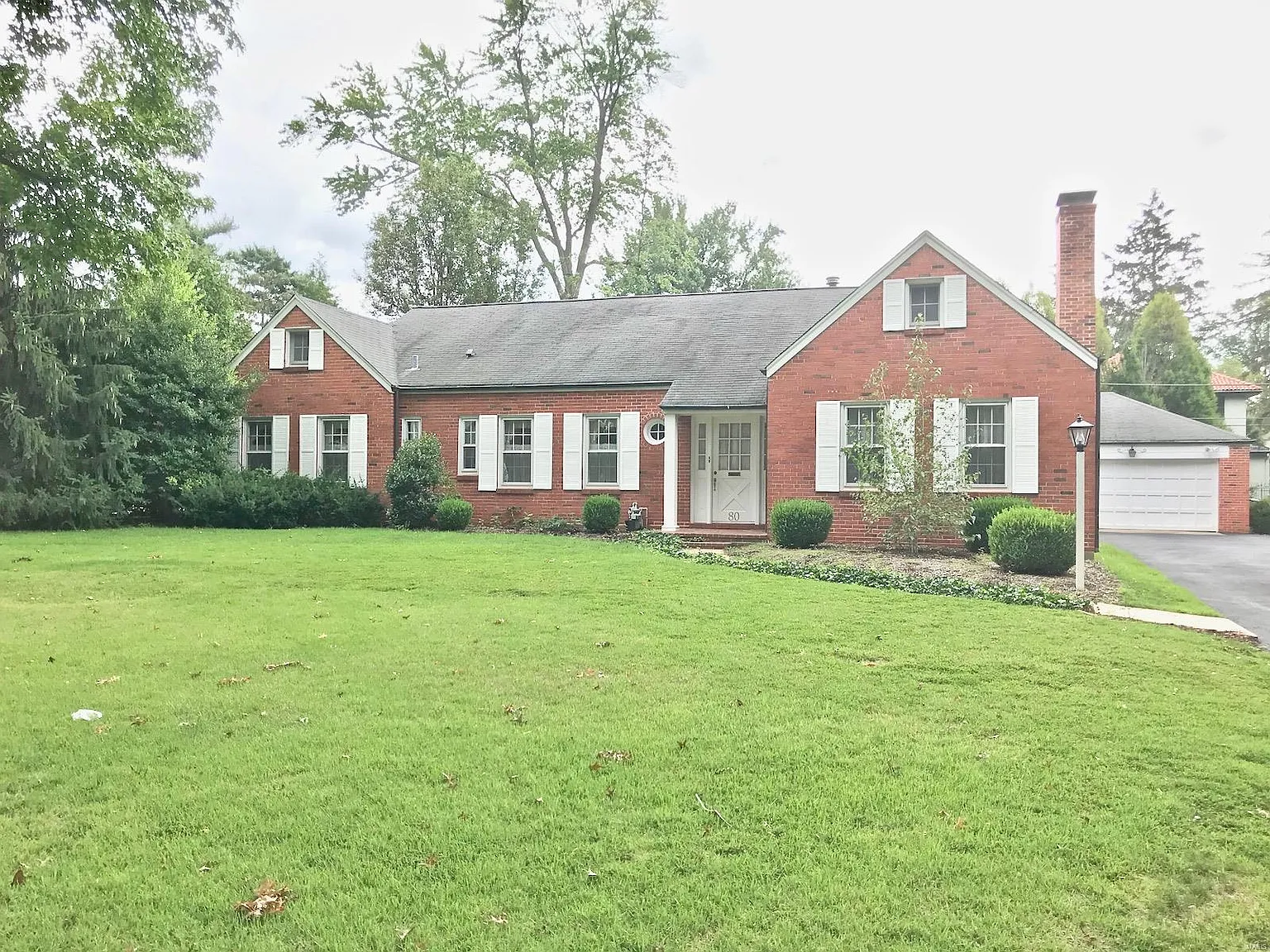 80 Cornelia Ave photo 1