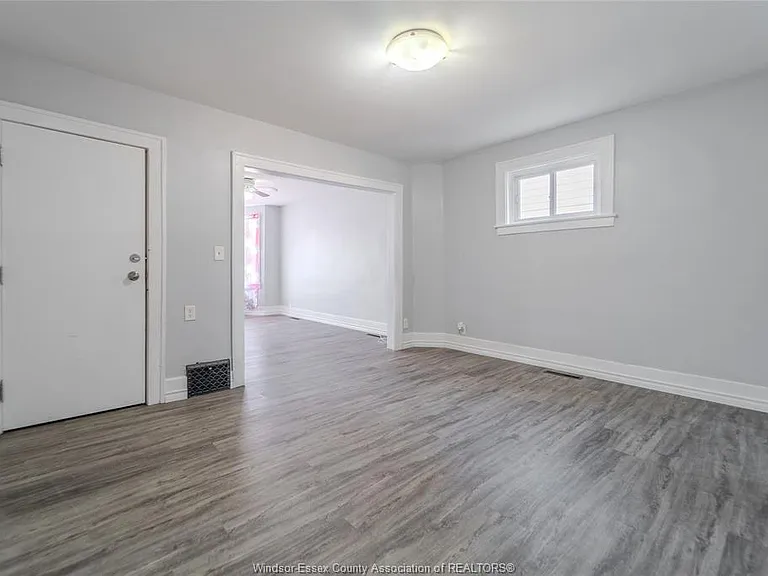 1124 Mercer St — Photo 10