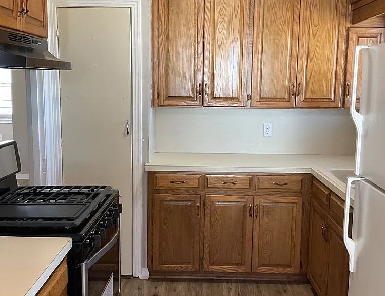 920 Fannin Loop — Photo 3