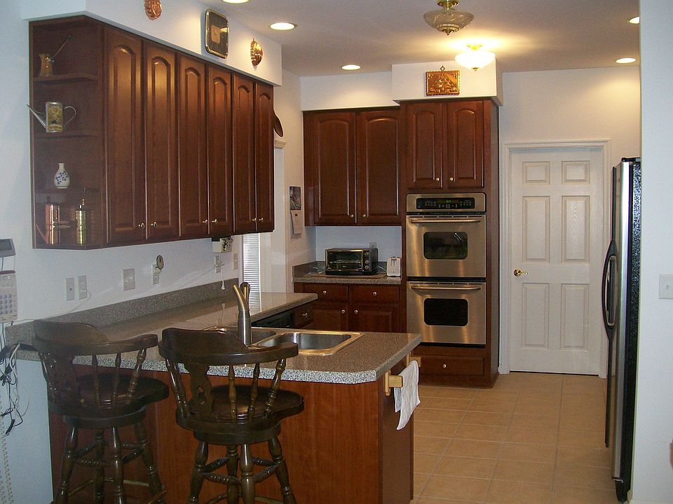 2nd image of 220 Sandy Bottom Ct