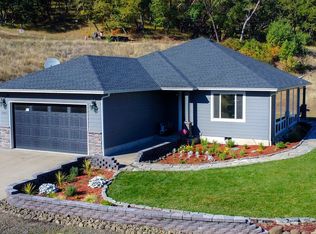 1081 W Amanda St, Roseburg, OR 97471