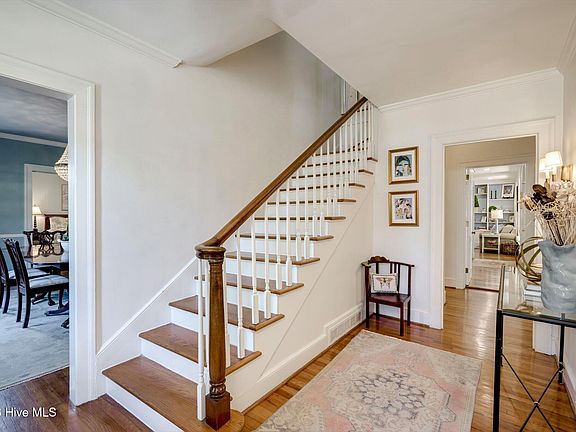 3rd image of 2908 Lombardy Court