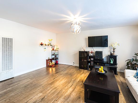 3rd image of 2031 Tahiti Ct