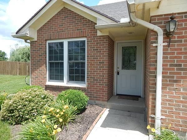 1st image of 974 Brookfield Dr