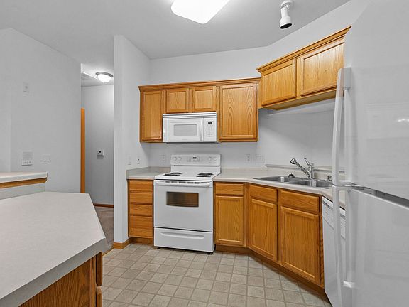 4th image of 410 New Age Cir APT 212