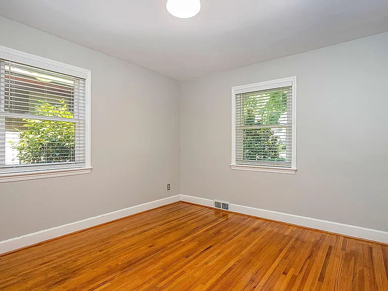 2304 Floral Ave — Photo 10