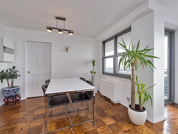 5th image of 7025 Yellowstone Blvd APT 24Y