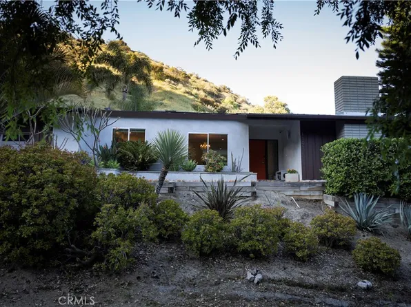 1101 San Luis Rey Dr, Glendale, CA 91208