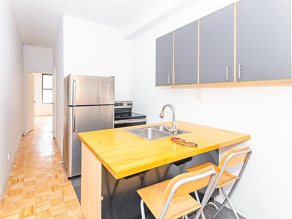 3rd image of 297 Troutman St APT 2L
