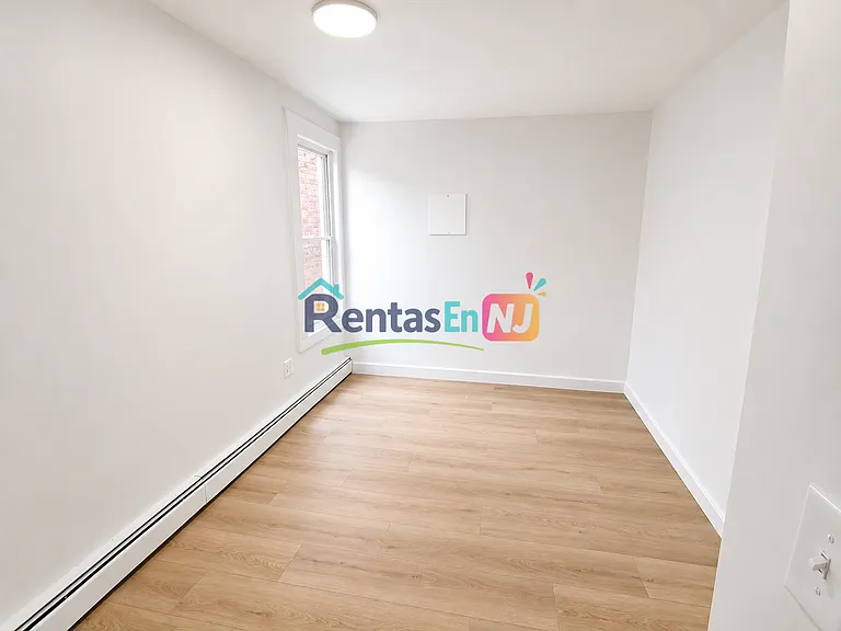 804 Summer Ave #2 — Photo 6