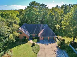 537 Johnson Ave, Morris, IL 60450