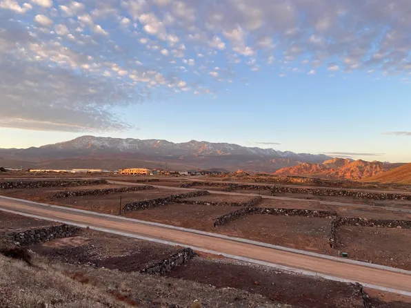 306 N Rhyolite Dr, Hurricane, UT 84737