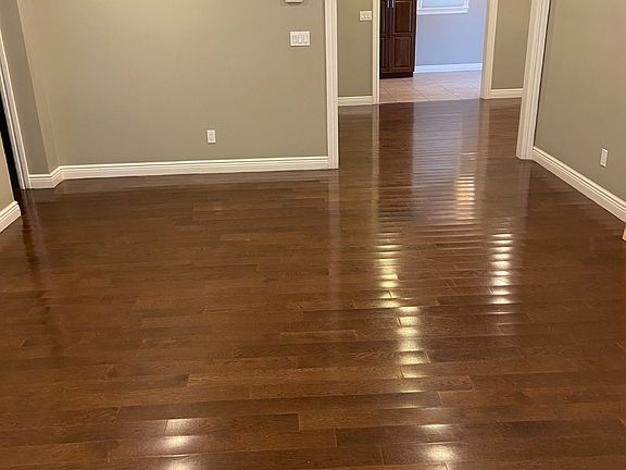 3rd image of 510 Longacre Ave