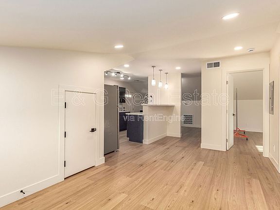 5th image of 125 N 11th Ave APT B