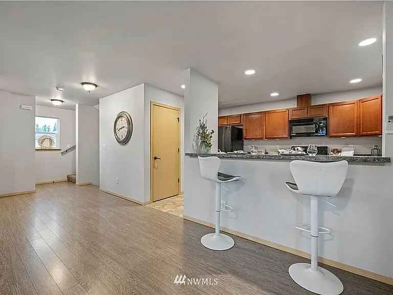 1017 W Main St #C101 — Photo 9
