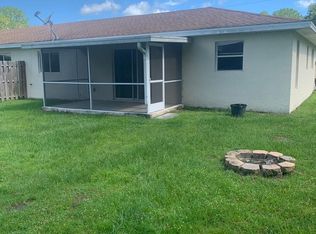 3865 Hollycrest St, Fort Myers, FL 33905