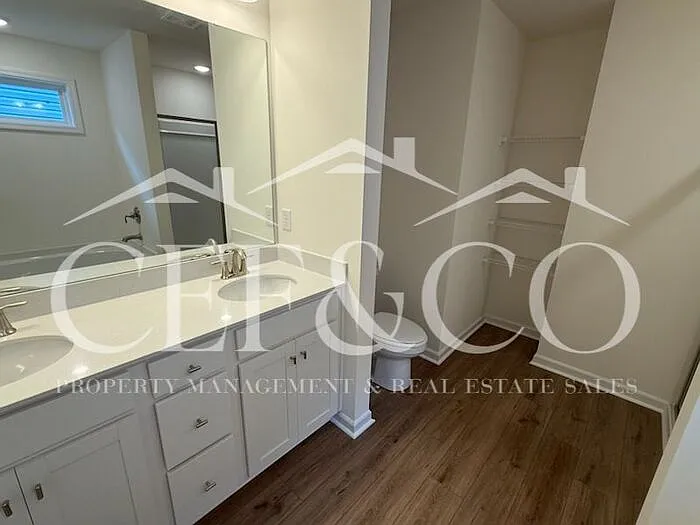 1119 Silverbend Trl — Photo 16