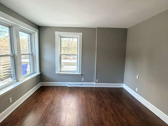 3rd image of 209 Greene St #44