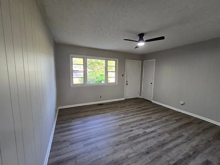 745 Rustland Dr — Photo 10