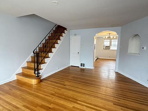 4th image of 239 Higbee St