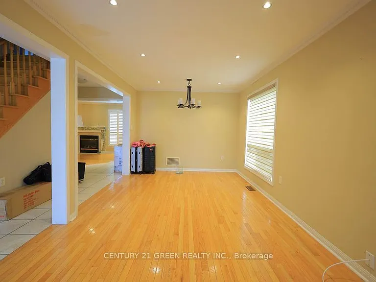 98 Muskox Dr #MAIN — Photo 3