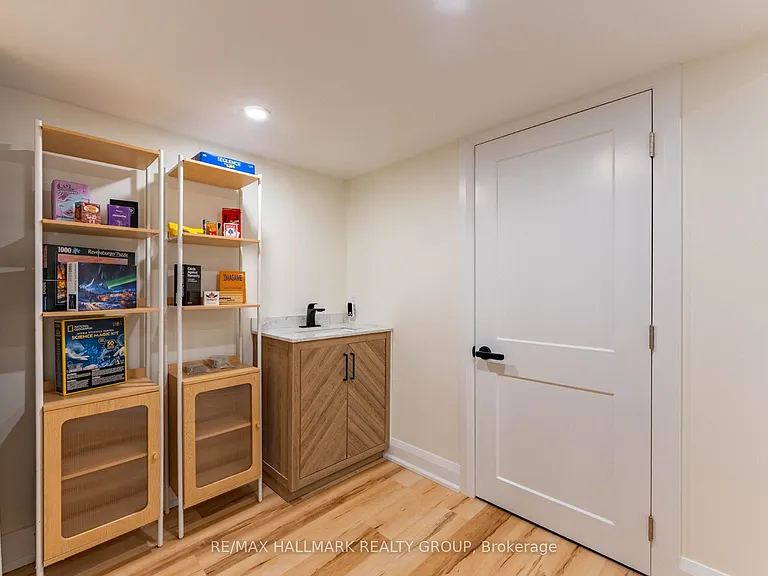 820 Grenon Ave — Photo 32