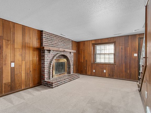 5th image of 3843 S Canterbury Pl
