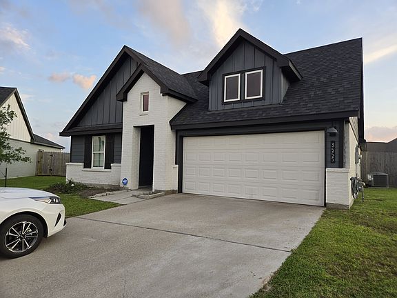 4th image of 3555 Crestfield Ln #3555