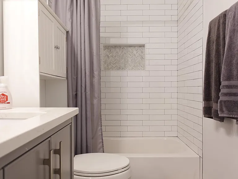 1315 N Lynnbrook Dr — Photo 10