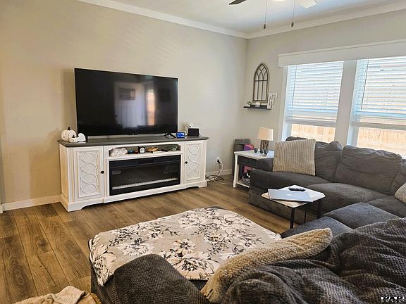 4th image of 2849 Applewood Dr