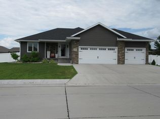 1719 Meadow Rd, Grand Island, NE 68803