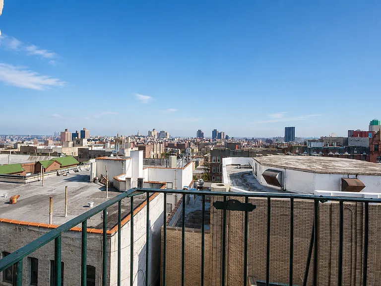 165 Pinehurst Ave #5D — Photo 9