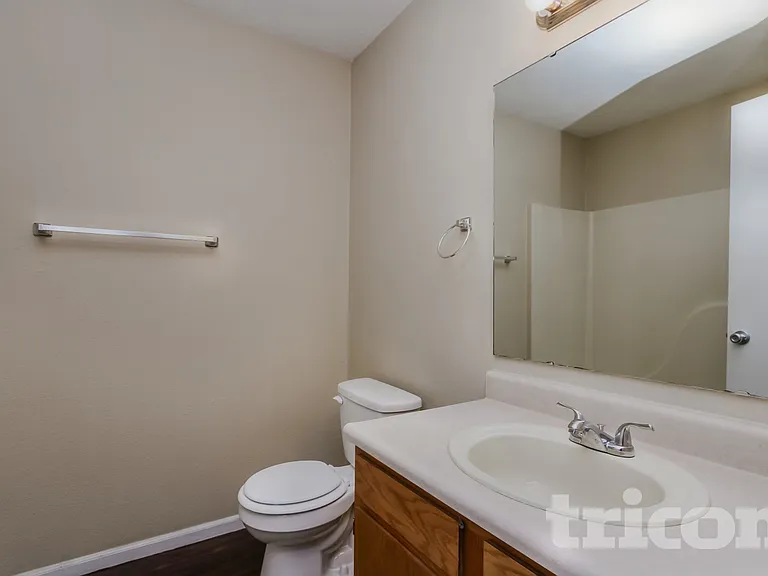10549 Kensil St — Photo 12