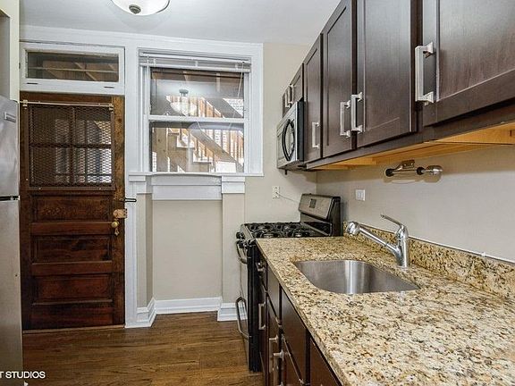 5th image of 4441 N Wolcott Ave #2