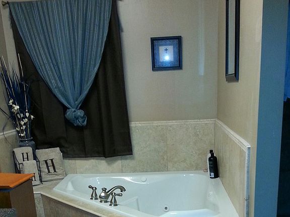 Master Bath Jetted Tub