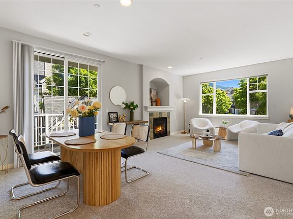 2nd image of 1392 Huckleberry Cir