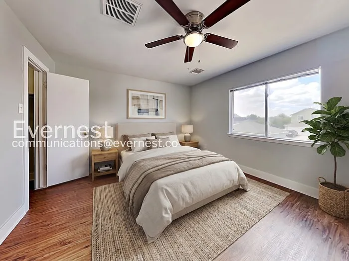 1043 Grassy View Dr — Photo 4