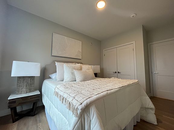 5th image of 7219 Sharon Ave #6344048