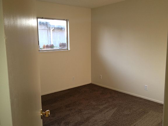 3rd image of 1625 Court Dr #B