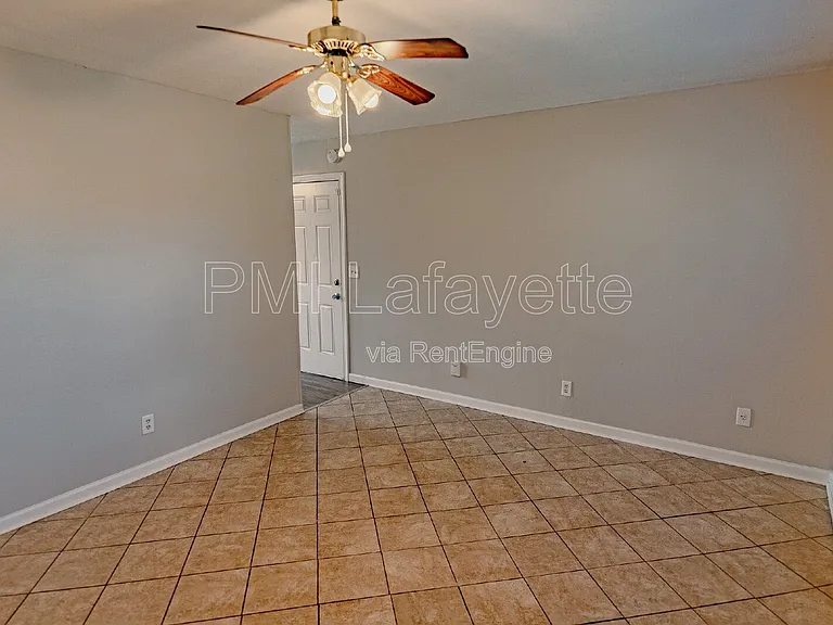 821 Julia Ln — Photo 22