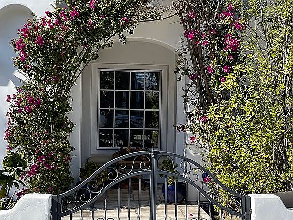 3rd image of 135 Cordova Walk