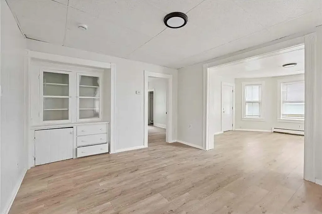 3 bed, 1100 sqft, $2,000 — Photo 4